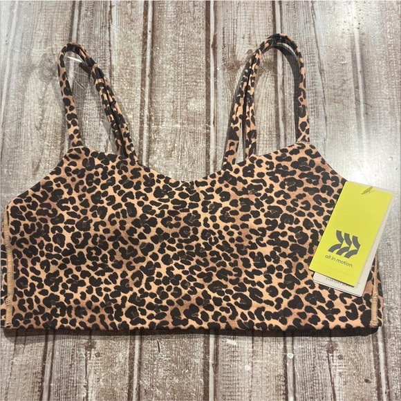 Everyday Soft Light Support Strappy Sports Bra - All In Motion™
Animal Print - Picture 3 of 7